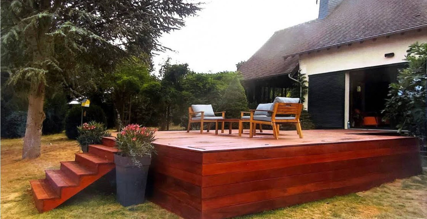 Terrasse en bois exotique conçue par Gérard Mioque à Ermont